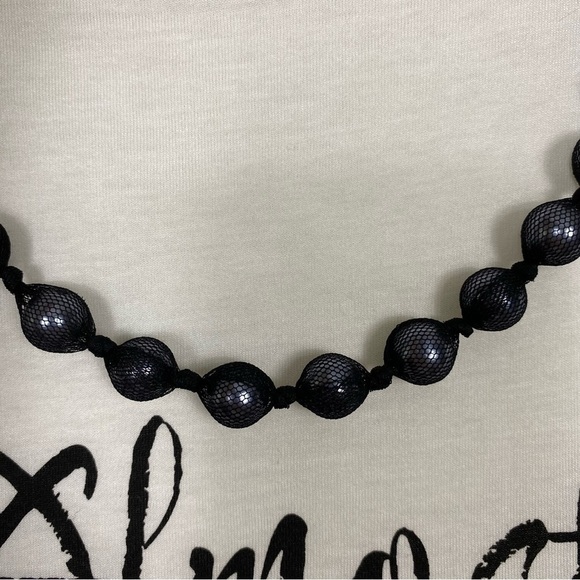 Zara “Almost Optimistic” tee with faux netted pearls - Picture 4 of 7